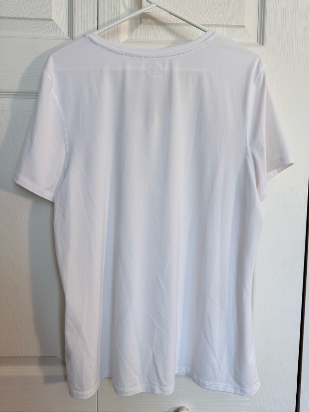Athletic Works White V-Neck Short Sleeve Tee - Picture 3 of 3